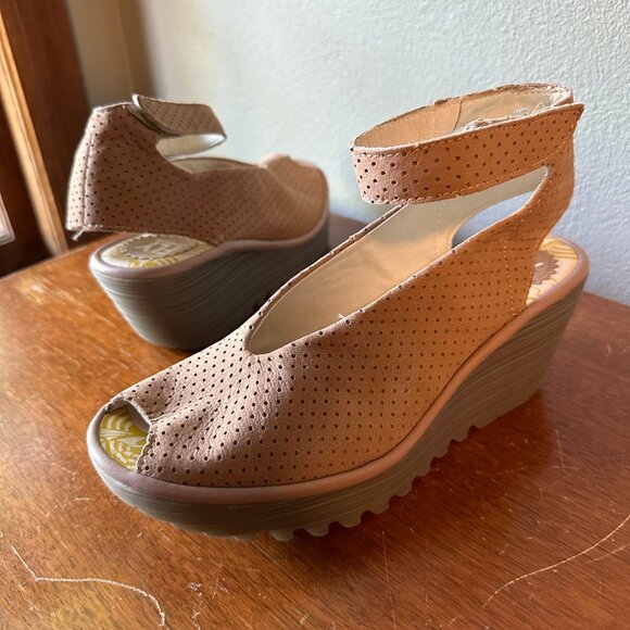 FLY LONDON Women's Yala Perf Wedge - Cupido Beige 37 US 6.5-7 ankle strap sandal - Picture 6 of 9